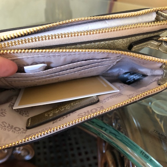NWT Michael Kors glitter Double Zip gusset wallet - Picture 4 of 7